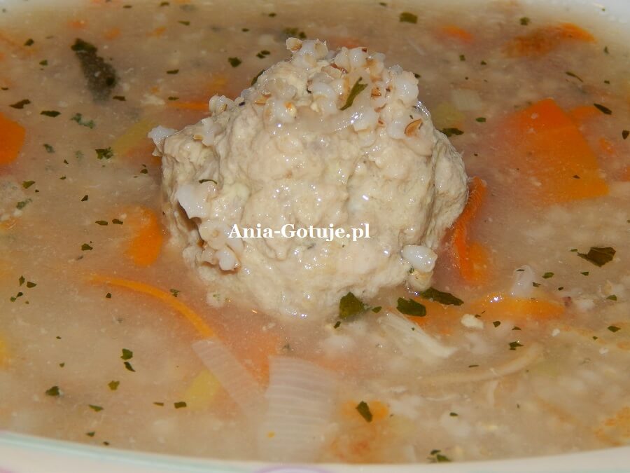 Zupa krupnik z gałkami mięsnymi