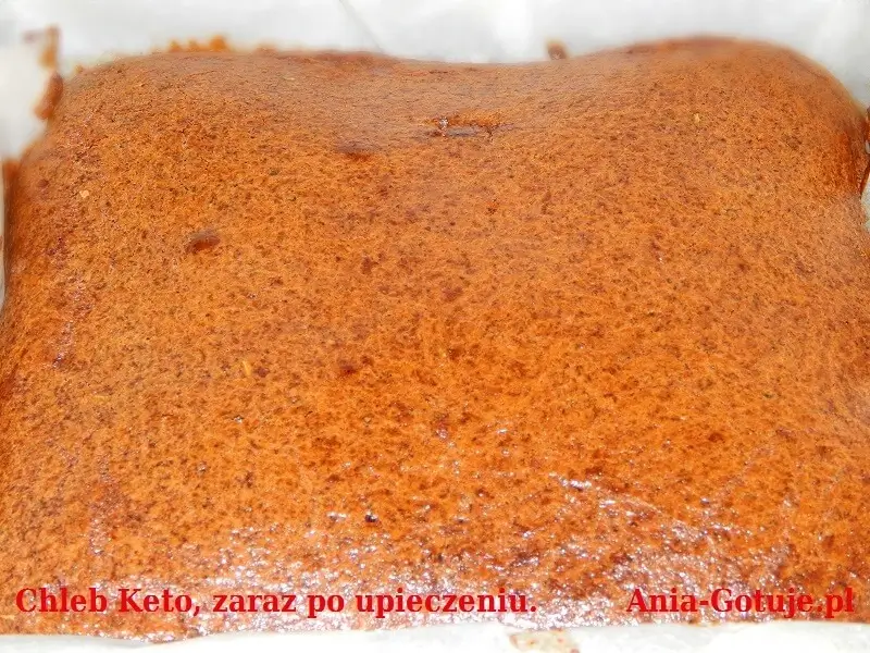 Chleb keto zaraz po upieczeniu