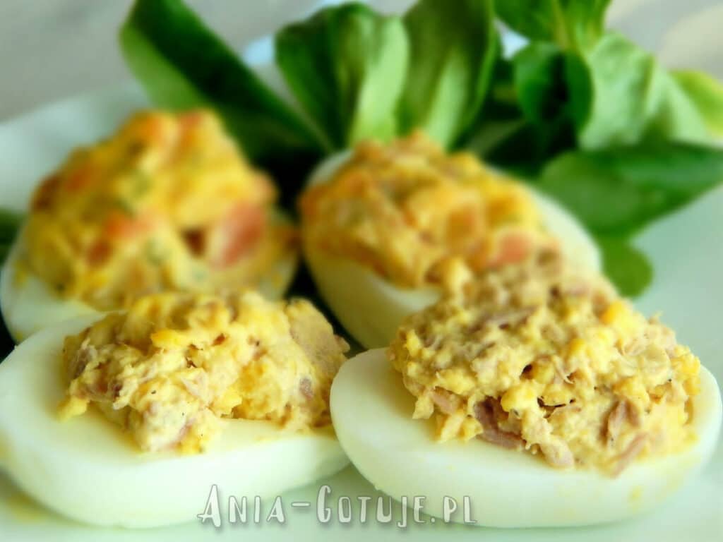 jajka faszerowane tunczykiem i ogórkiem kiszonym