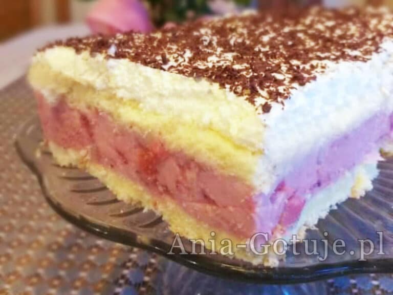 torcik z truskawkami