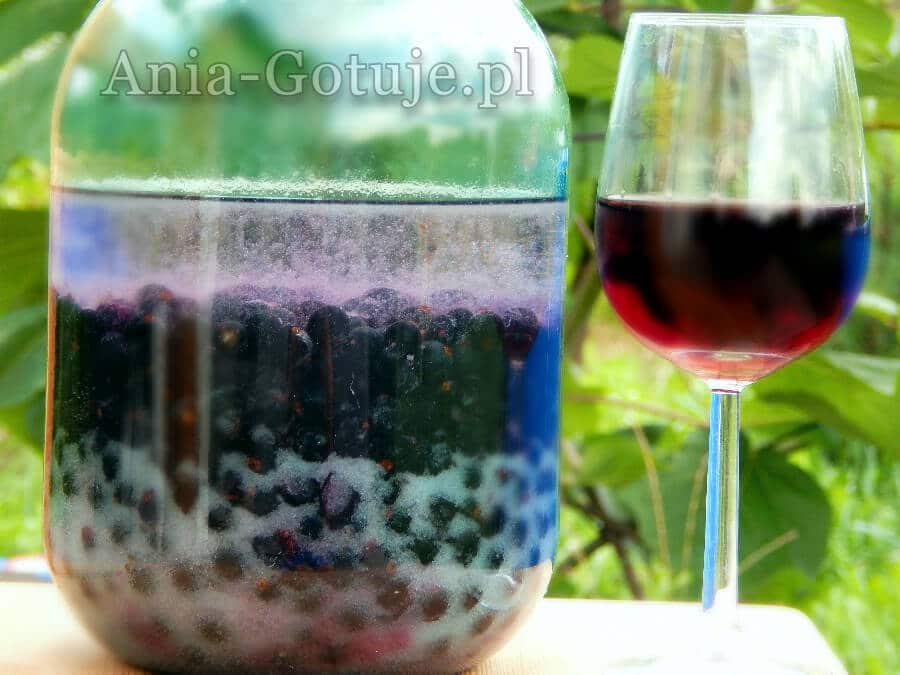 lampka nalewki z czarnej porzeczki