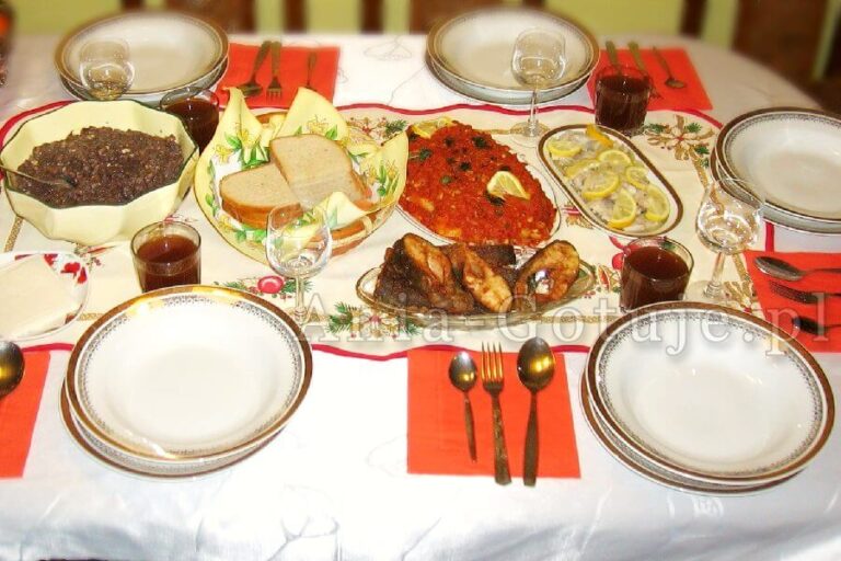 potrawy na wigilijnym stole