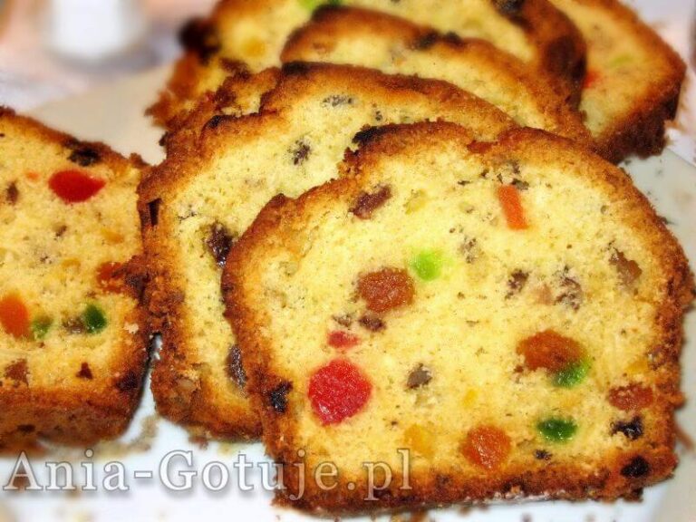 świąteczny keks z bakaliami z przepisu Ewy Wachowicz