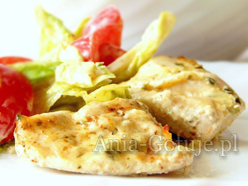 duszona pierś z kurczaka w sosie śmietankowym