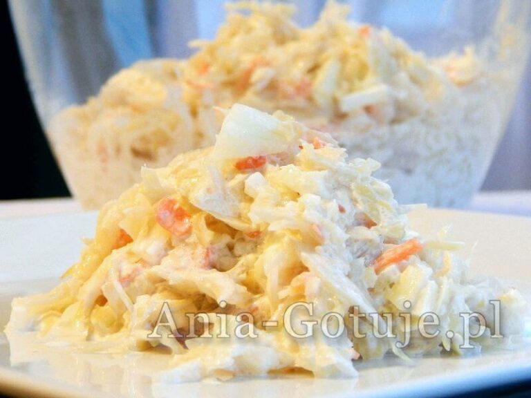 surówka z kapusty kiszonej i śmietany