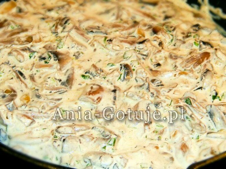 klasyczny sos pieczarkowy ze śmietaną