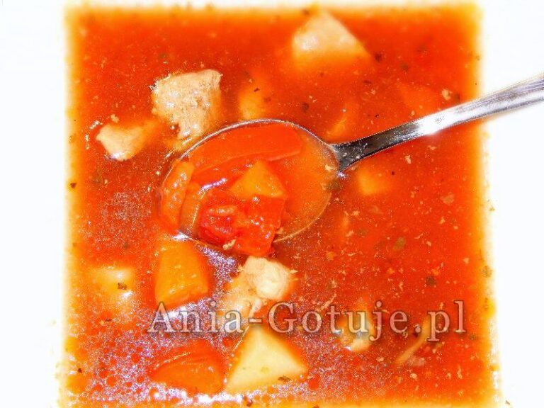 zupa gulaszowa z pieczarkami