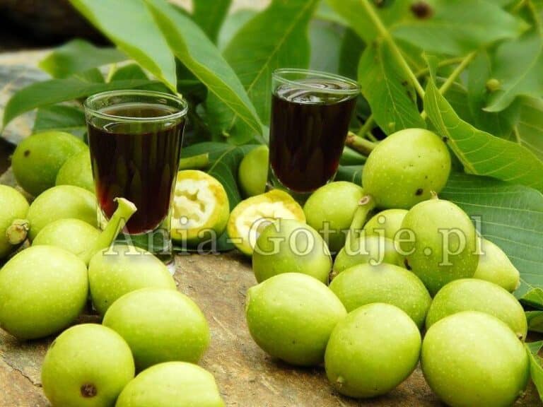 nalewka z zielonych orzechów