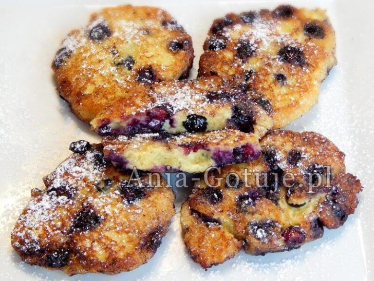 racuchy z twarogiem i borówkami