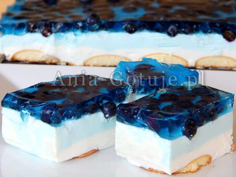 sernik na zimno z wiaderka z borówkami