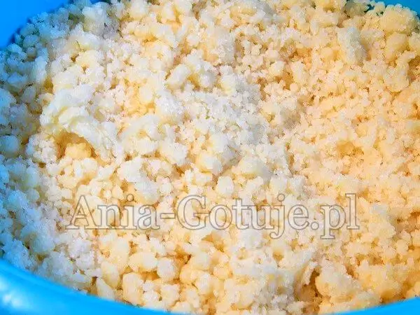 kruszonka do ciasta widelcem mieszanego