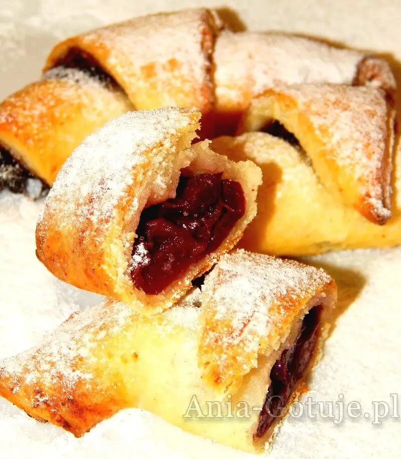 Kruche rogaliki z marmoladą