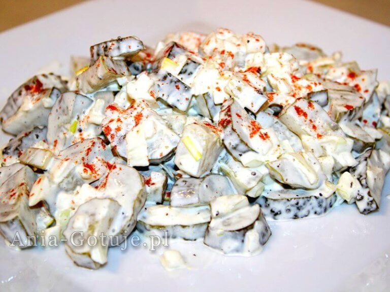 surówka z ogórka kiszonego i majonezu