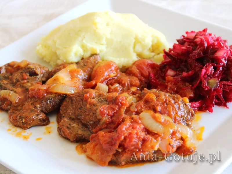 Karkówka w sosie pomidorowym