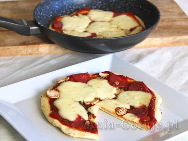 pizza z patelni bez drożdży w 15 minut