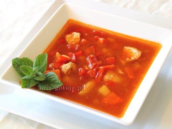 zupa gulaszowa z kurczakiem