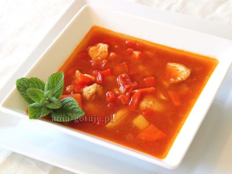 zupa gulaszowa z kurczakiem