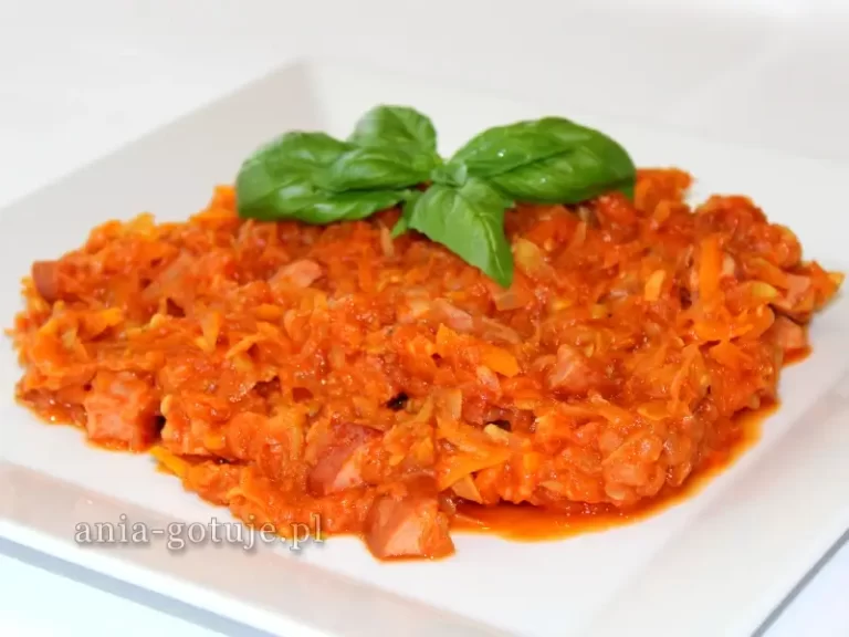 bigos z cukinii z kiełbasą