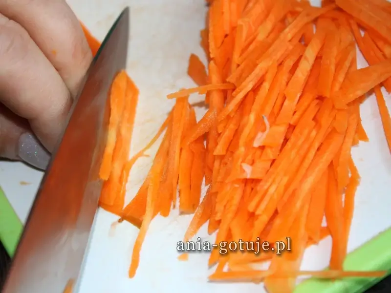 marchewka pokrojona w słupki