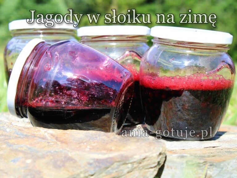 jagody w słoikach na zimę