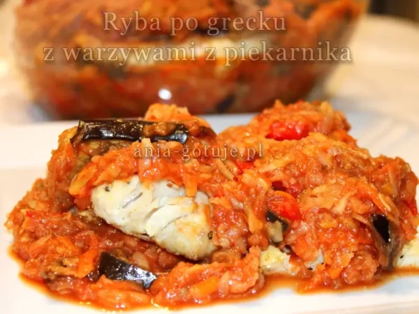 Ryba po grecku z warzywami z piekarnika