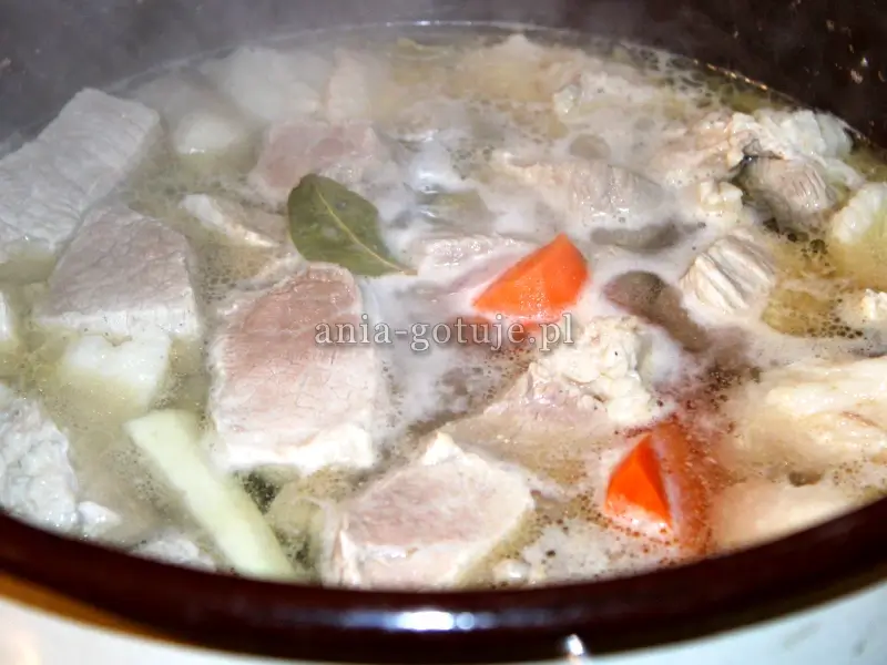 gotuję mięso i warzywa na pasztet