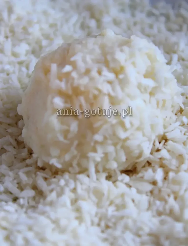 oblepiam kulki w wiórkach kokosowych