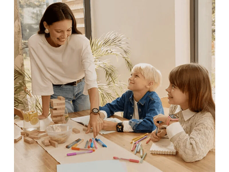 rodzina podczas zabawy