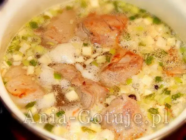 duszenie polędwiczek z warzywami w sosie własnym