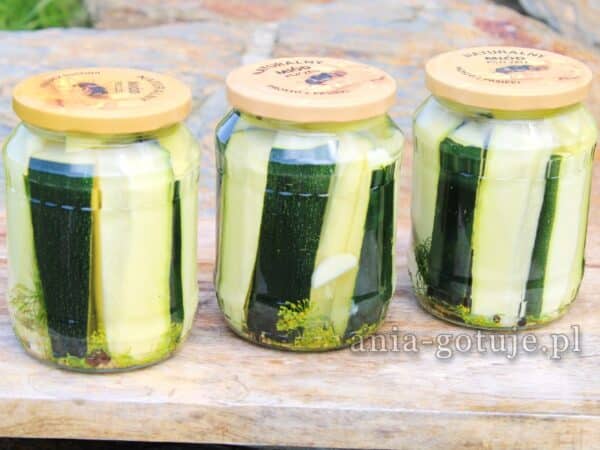 cukinia marynowana w słoikach na zimę